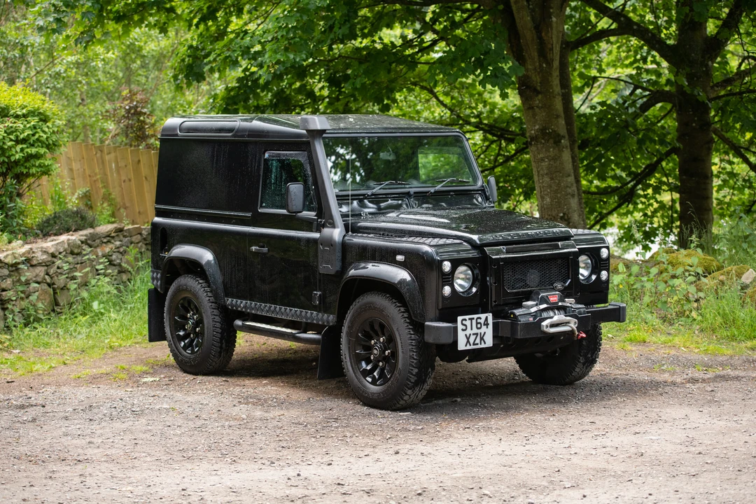 2015 Land Rover Defender 90 - Image 4 of 31