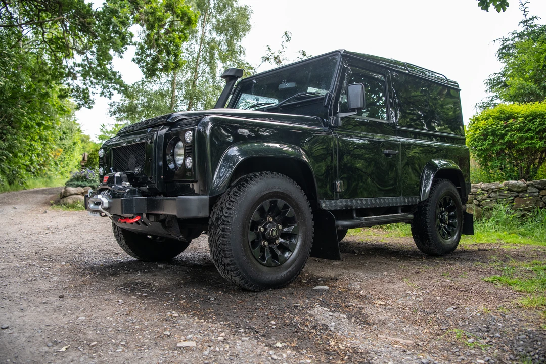 2015 Land Rover Defender 90 - Image 10 of 31