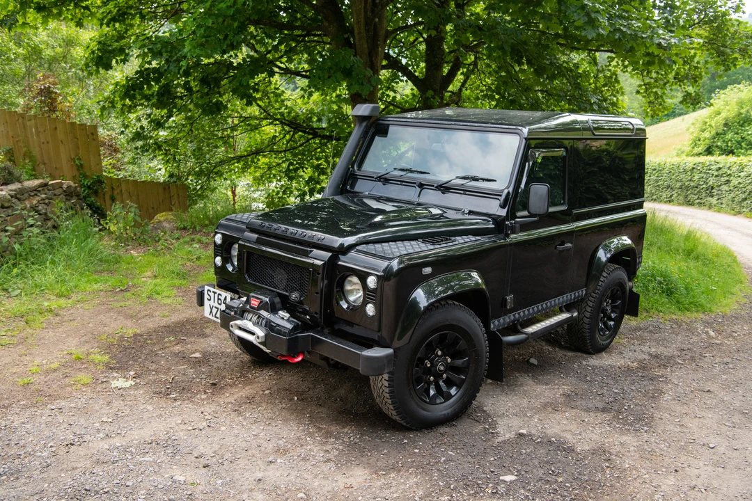 2015 Land Rover Defender 90 - Image 21 of 31