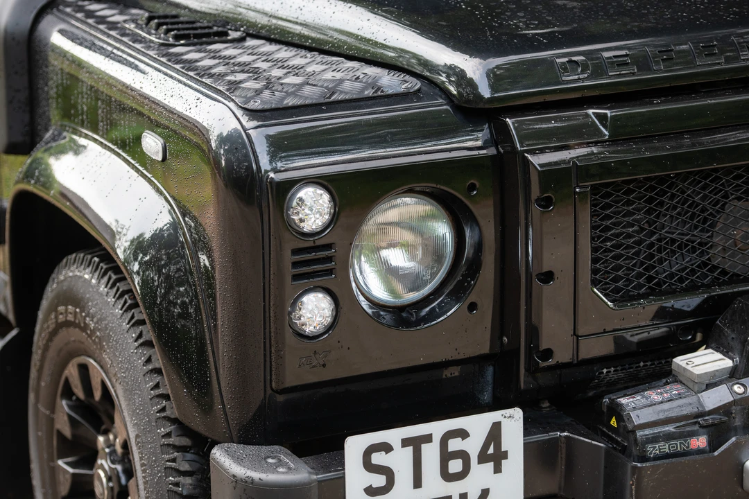 2015 Land Rover Defender 90 - Image 27 of 31