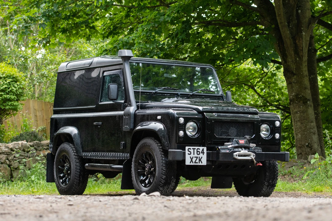 2015 Land Rover Defender 90 - Image 2 of 31