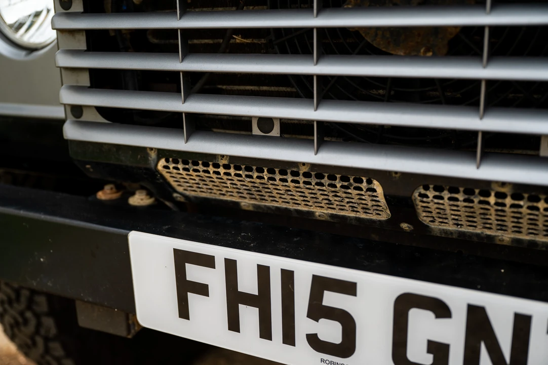 2015 Land Rover Defender 90 - Image 28 of 31