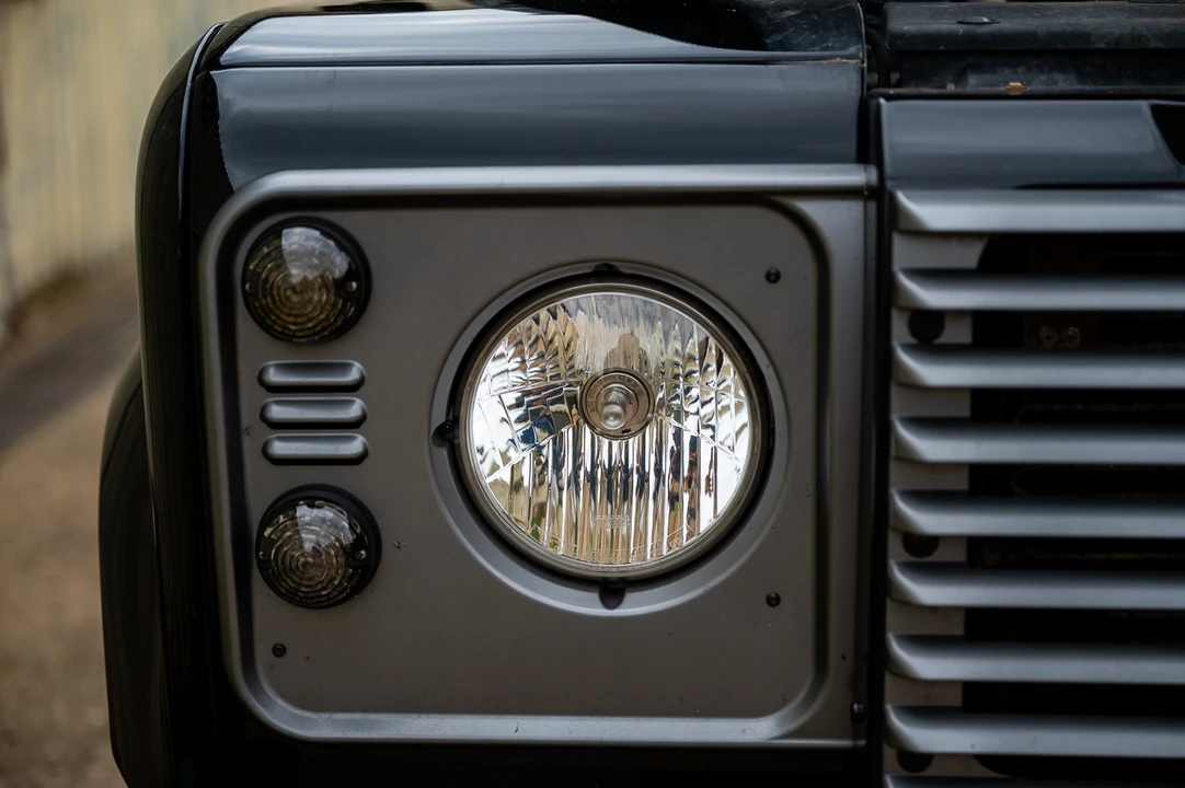2015 Land Rover Defender 90 - Image 30 of 31