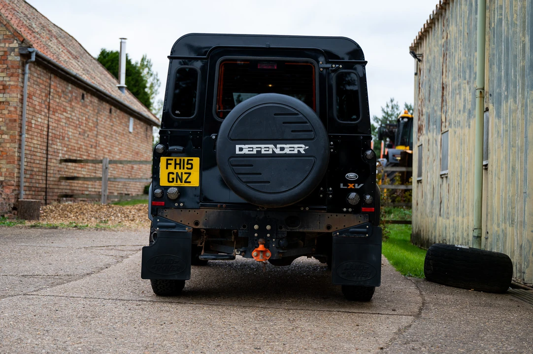 2015 Land Rover Defender 90 - Image 7 of 31