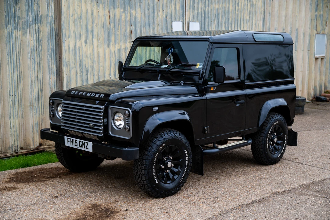 2015 Land Rover Defender 90 - Image 13 of 31