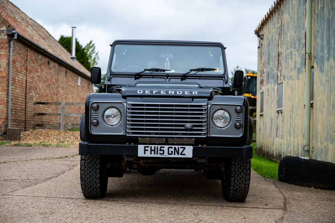 2015 Land Rover Defender 90 - Image 15 of 31