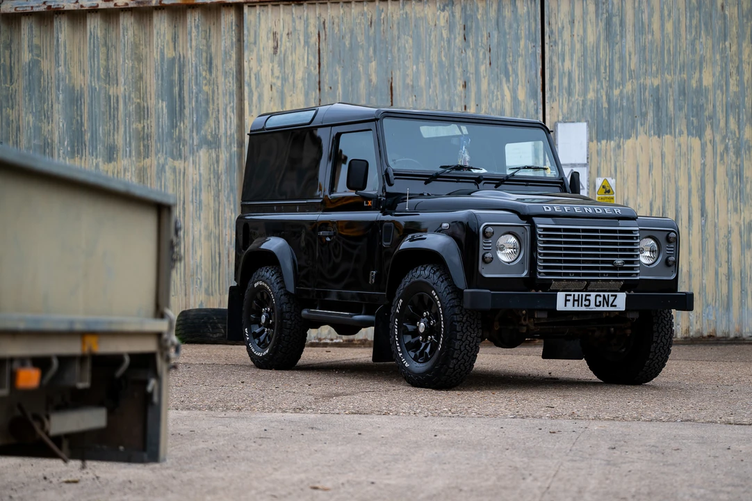 2015 Land Rover Defender 90 - Image 18 of 31