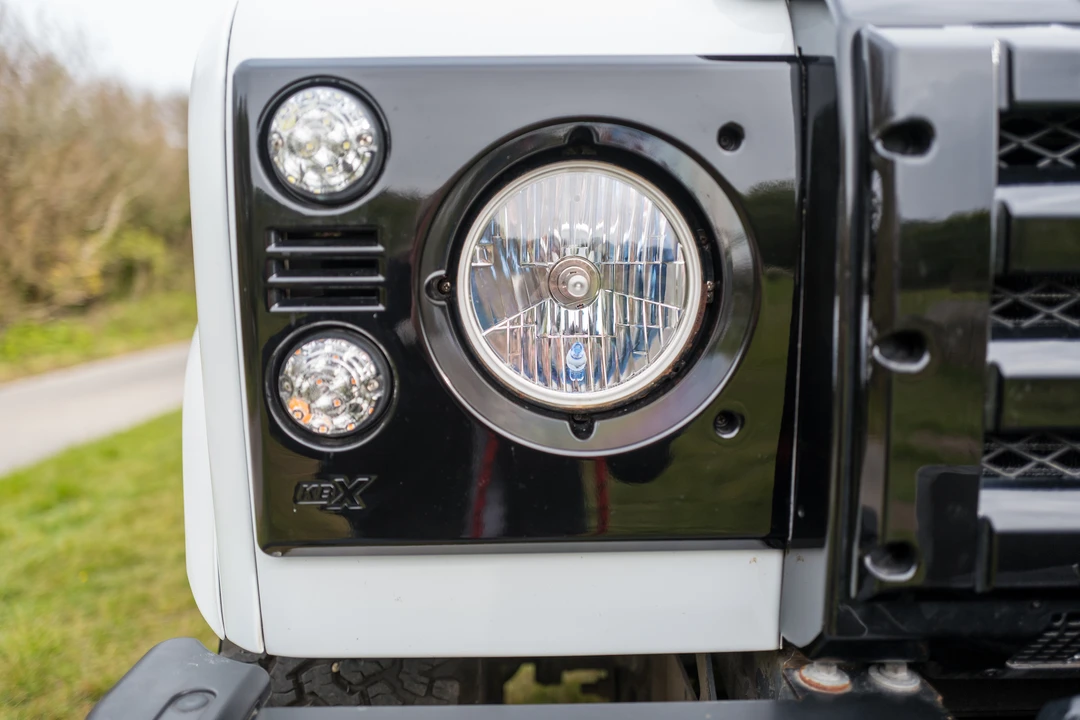 2015 Land Rover Defender 90 - Image 22 of 31