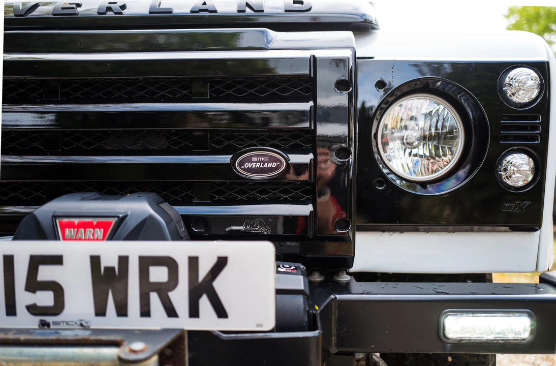 2015 Land Rover Defender 90 - Image 21 of 31