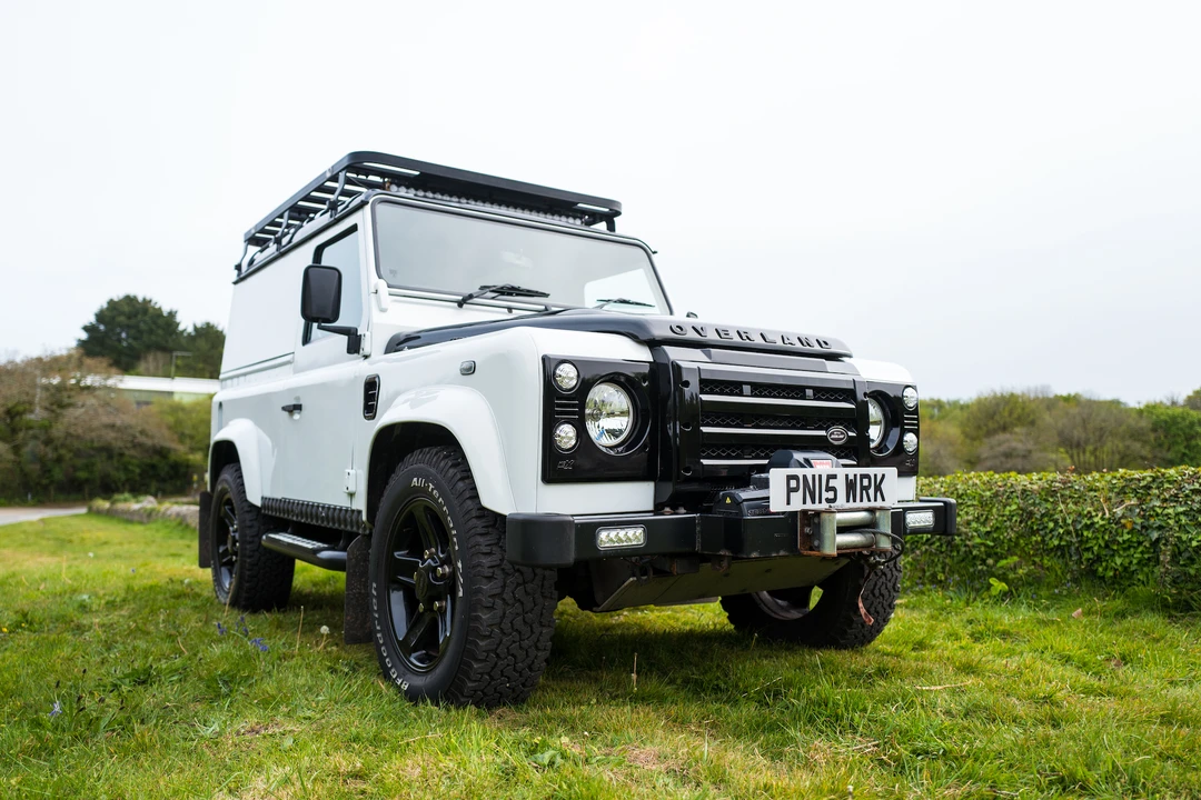2015 Land Rover Defender 90 - Image 7 of 31