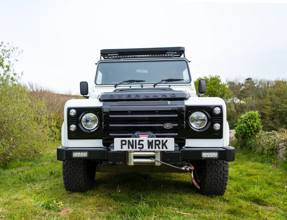 2015 Land Rover Defender 90 - Image 16 of 31