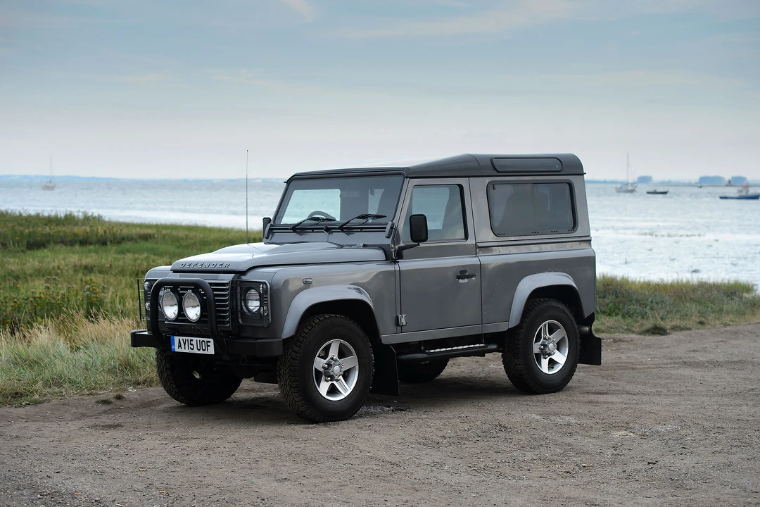 2015 Land Rover Defender 90 - Image 24 of 31