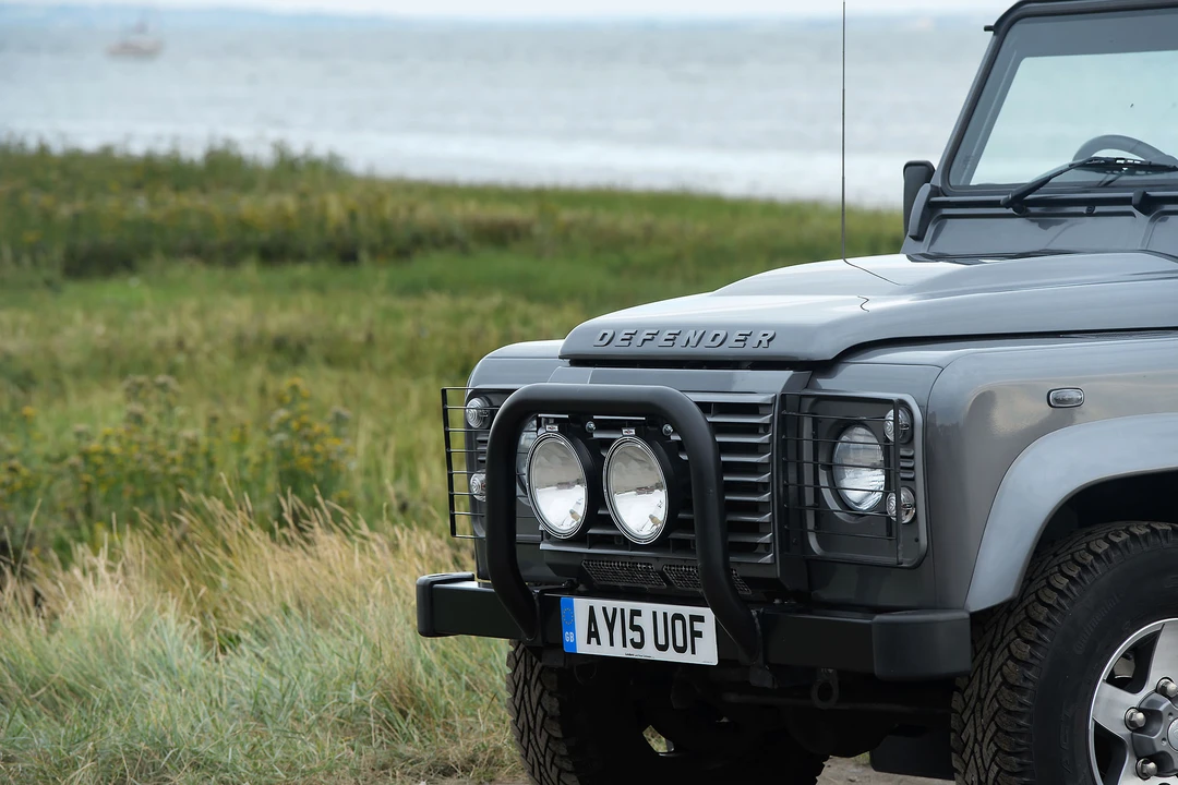 2015 Land Rover Defender 90 - Image 23 of 31