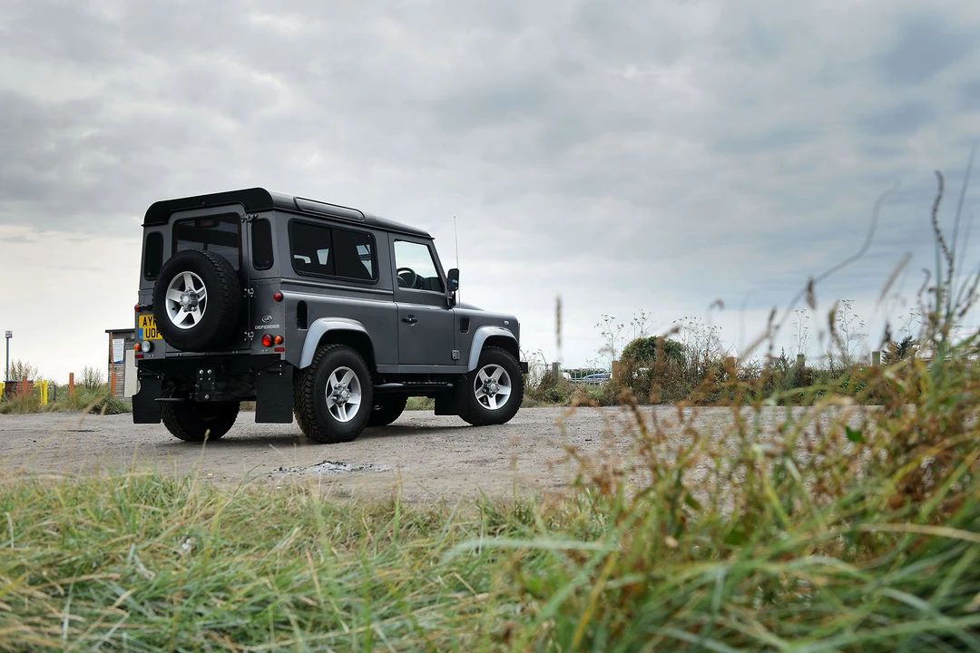 2015 Land Rover Defender 90 - Image 12 of 31