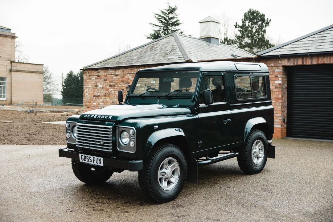 2015 Land Rover Defender 90 - Image 12 of 31