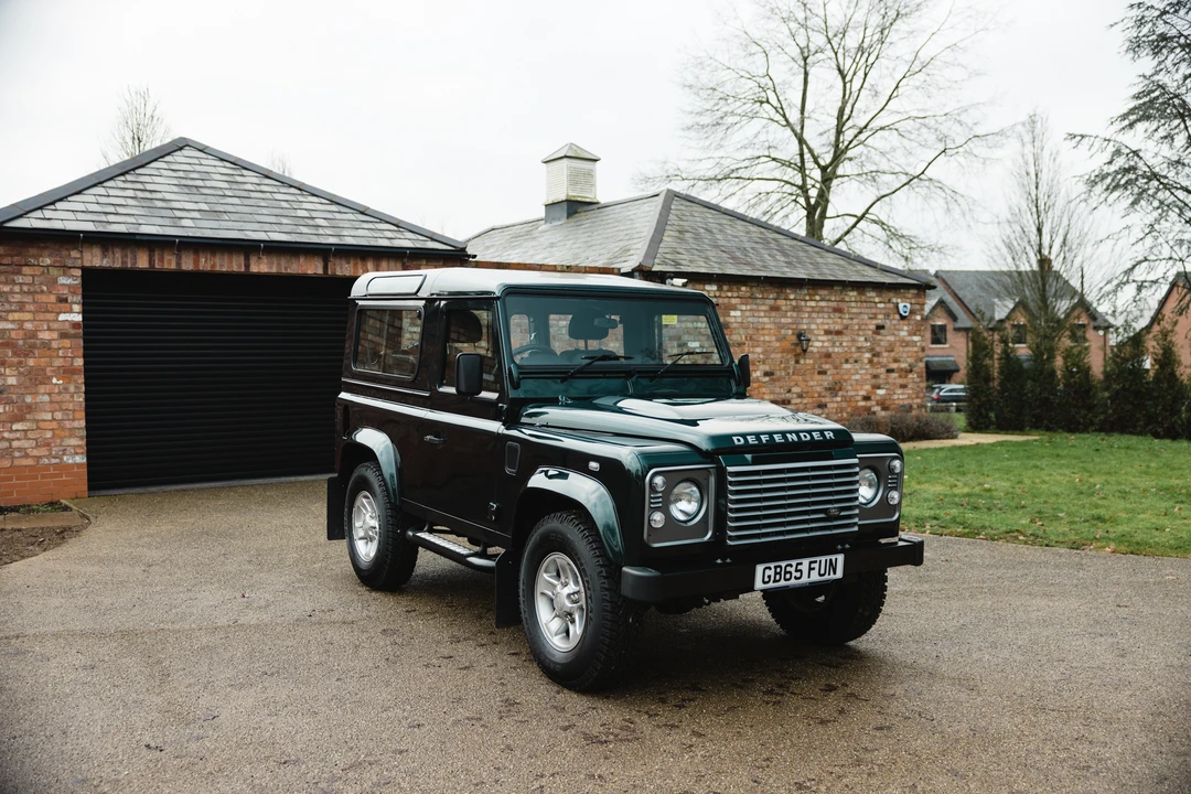 2015 Land Rover Defender 90 - Image 18 of 31
