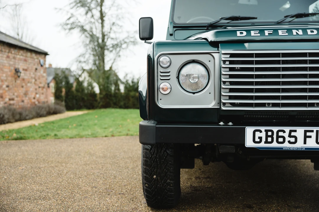 2015 Land Rover Defender 90 - Image 24 of 31