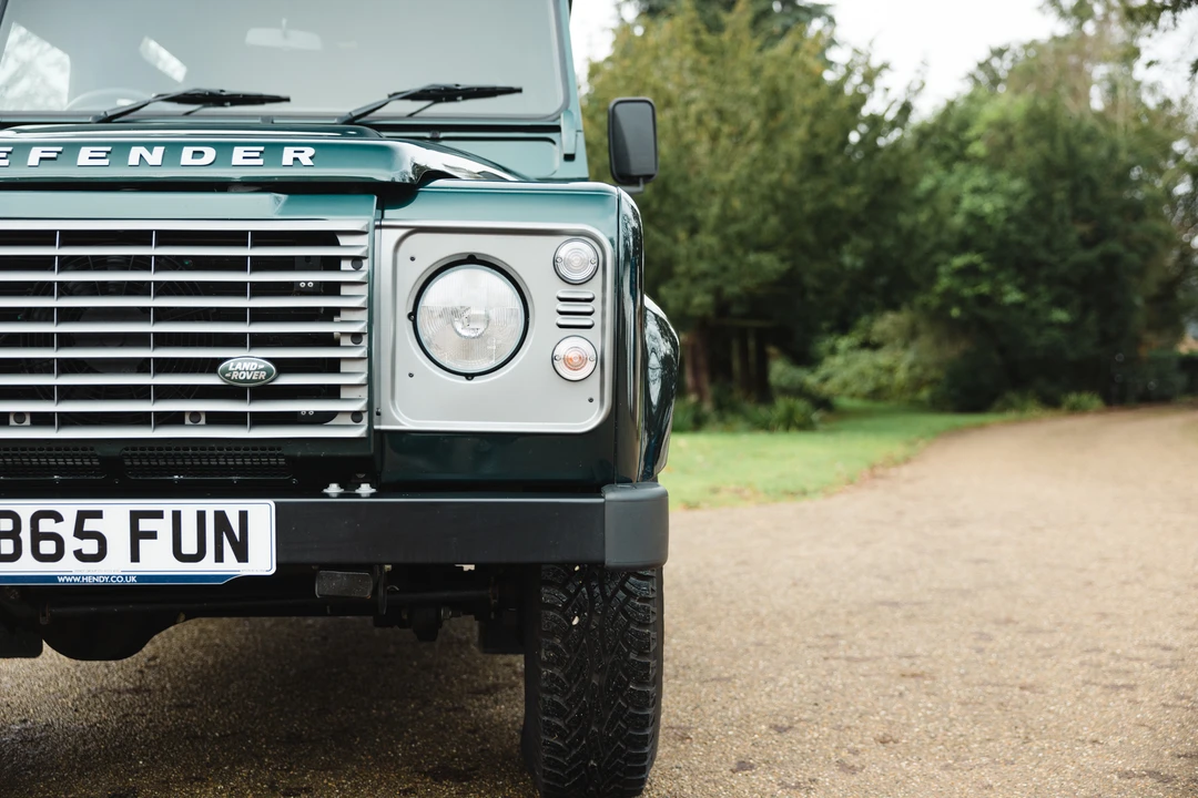 2015 Land Rover Defender 90 - Image 25 of 31