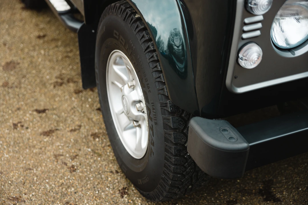 2015 Land Rover Defender 90 - Image 30 of 31