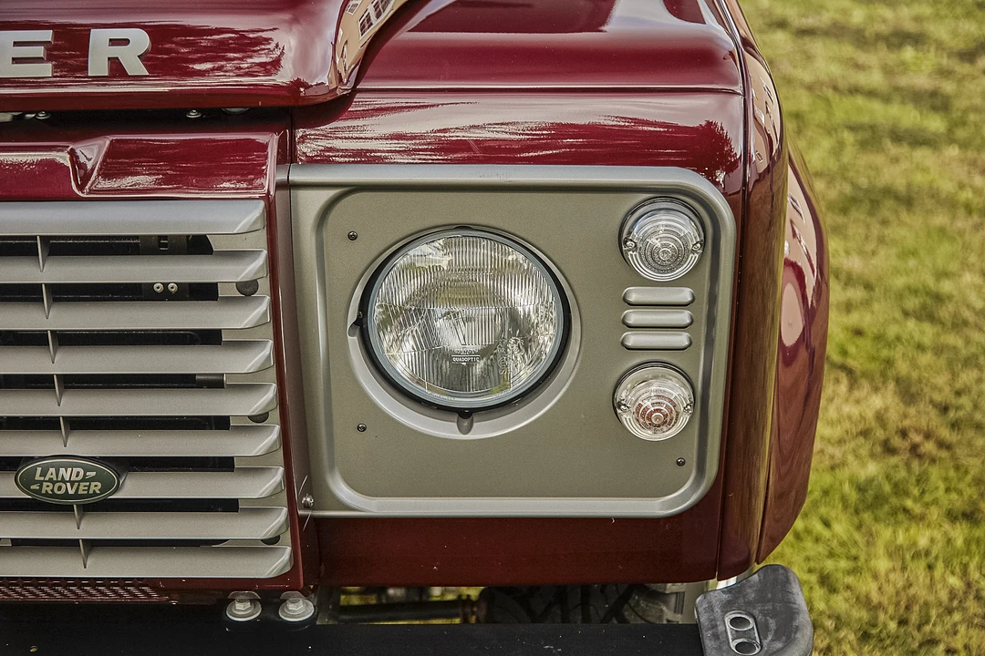 2015 Land Rover Defender 90 - Image 19 of 31