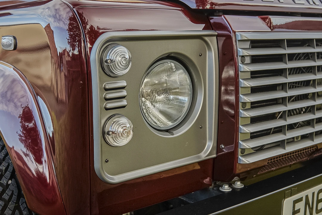 2015 Land Rover Defender 90 - Image 27 of 31