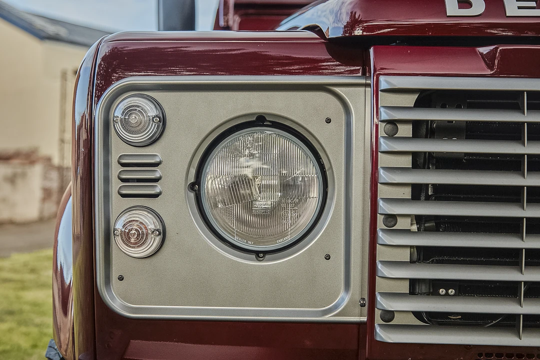 2015 Land Rover Defender 90 - Image 28 of 31