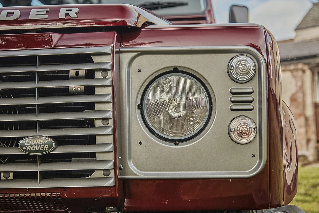 2015 Land Rover Defender 90 - Image 29 of 31