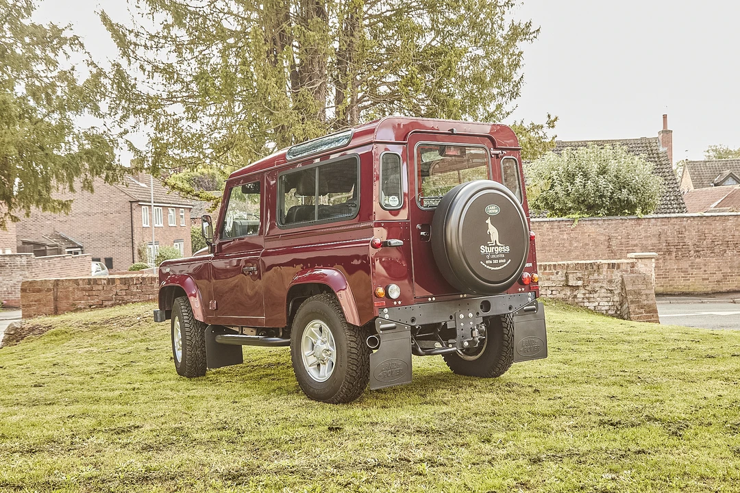 2015 Land Rover Defender 90 - Image 13 of 31