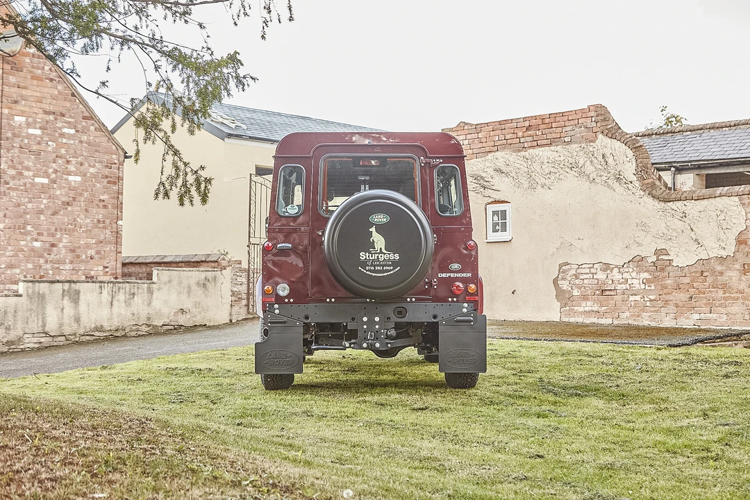 2015 Land Rover Defender 90 - Image 14 of 31