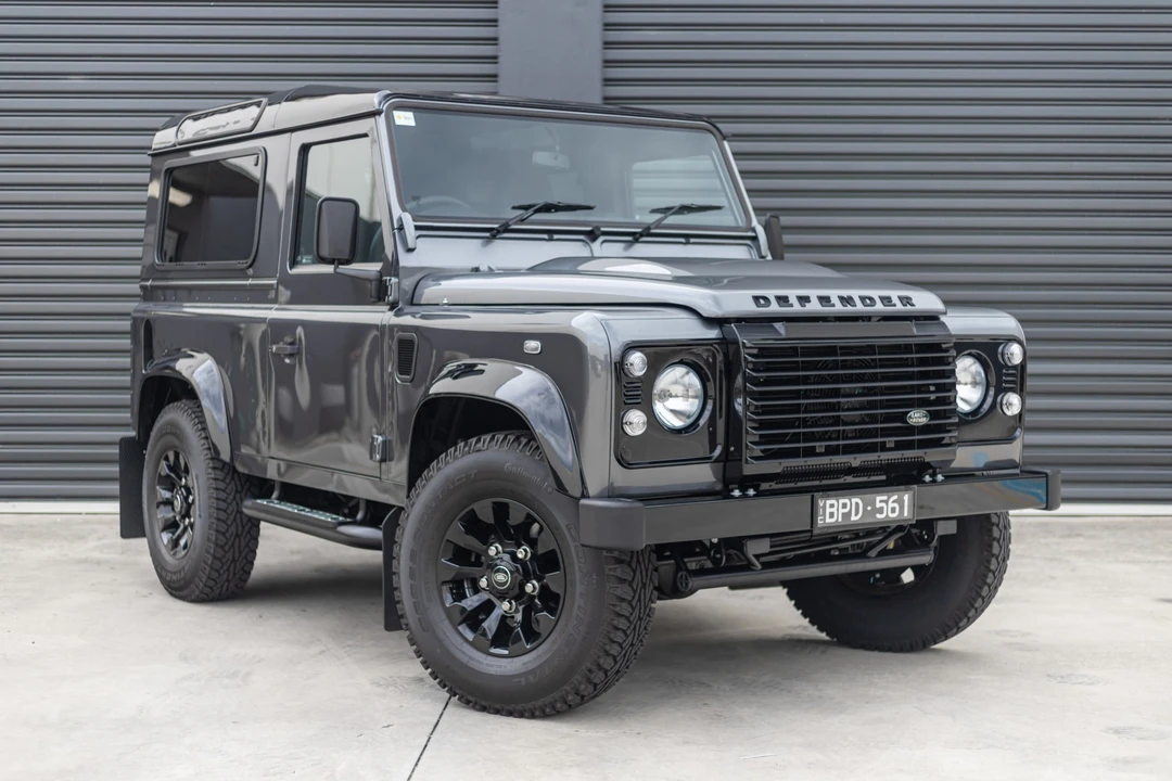 2015 Land Rover Defender 90 - Image 4 of 31