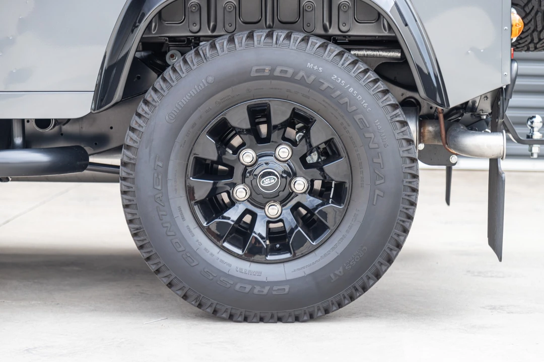 2015 Land Rover Defender 90 - Image 28 of 31