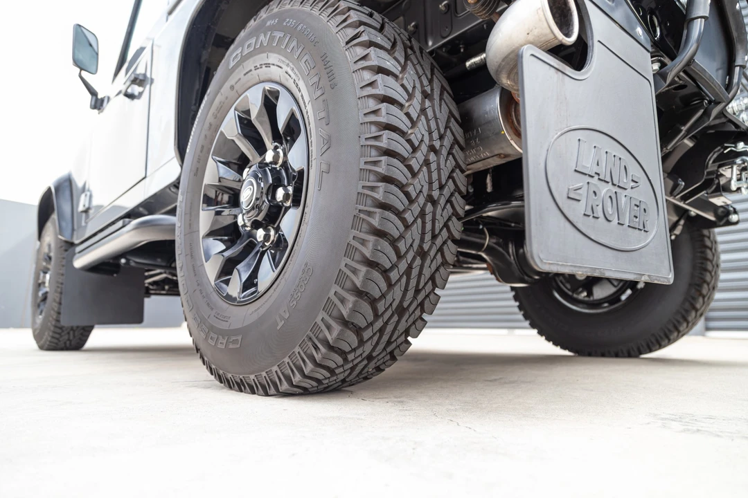 2015 Land Rover Defender 90 - Image 29 of 31