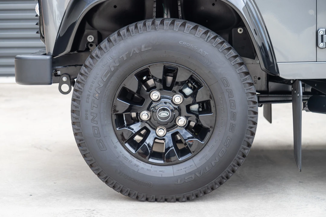 2015 Land Rover Defender 90 - Image 30 of 31