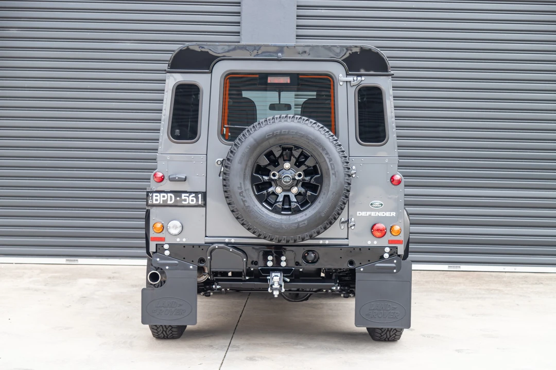 2015 Land Rover Defender 90 - Image 7 of 31