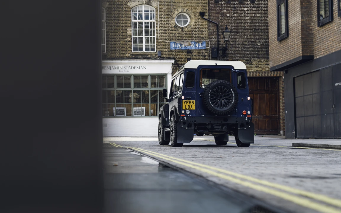 2015 Land Rover Defender 90 - Image 31 of 31