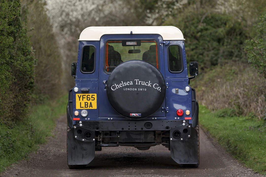 2015 Land Rover Defender 90 - Image 7 of 31