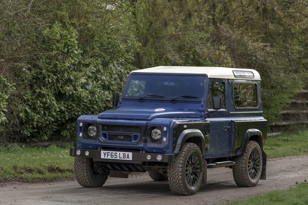 2015 Land Rover Defender 90 - Image 4 of 31