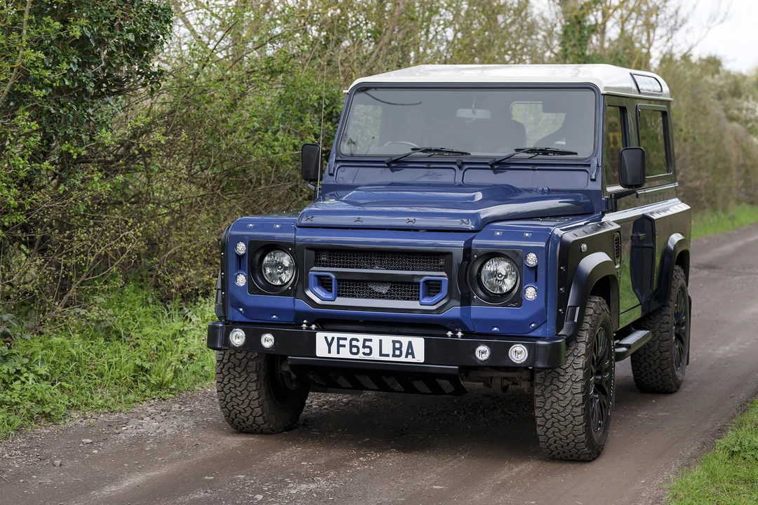 2015 Land Rover Defender 90 - Image 3 of 31