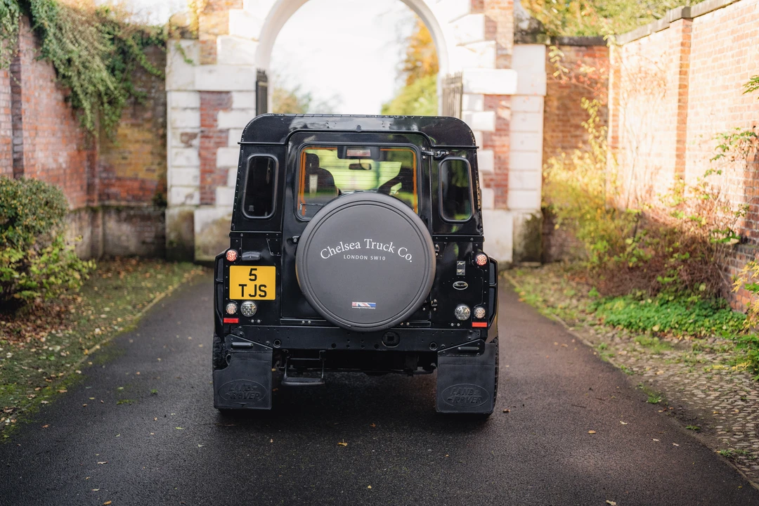 2015 Land Rover Defender 90 - Image 7 of 31