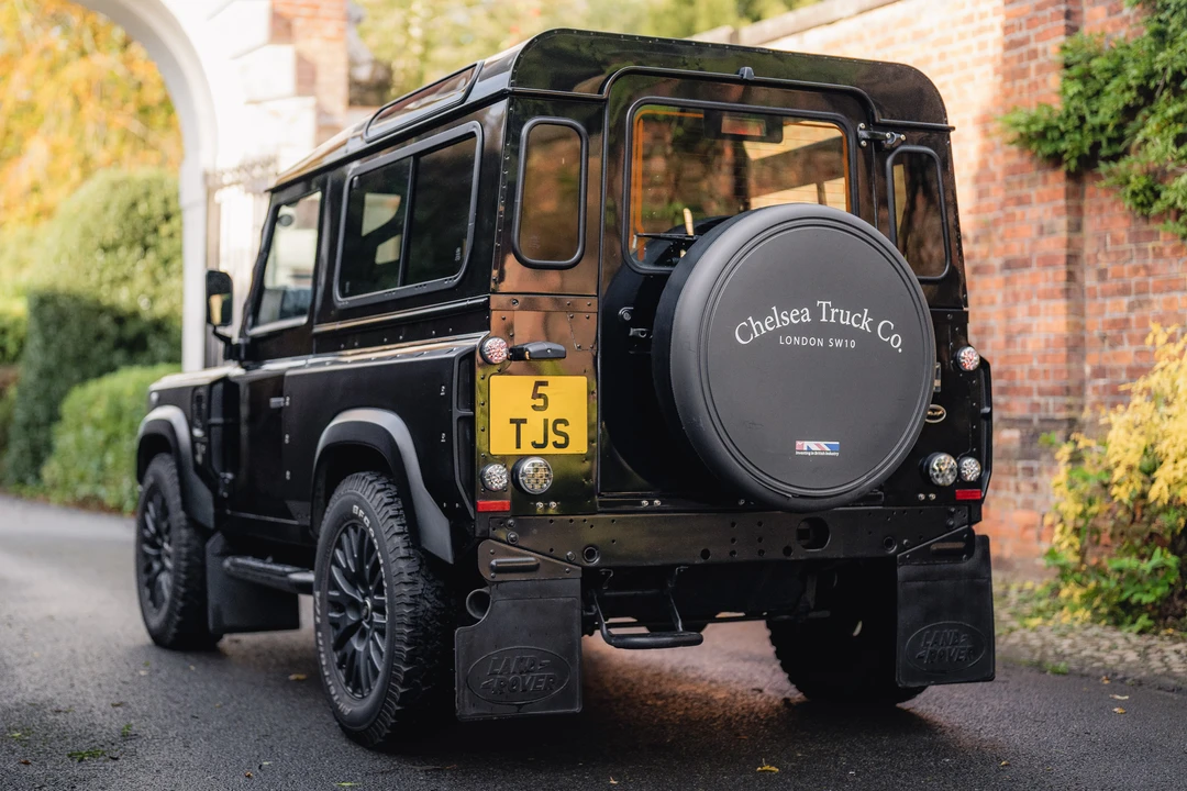 2015 Land Rover Defender 90 - Image 8 of 31