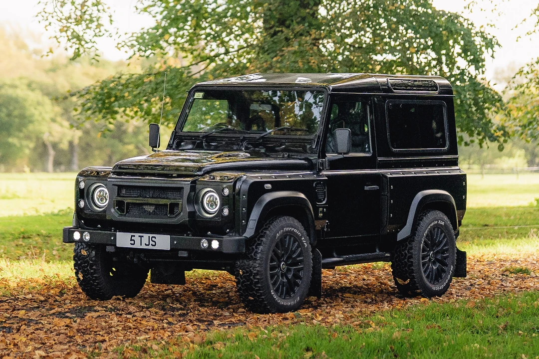 2015 Land Rover Defender 90 - Image 2 of 31
