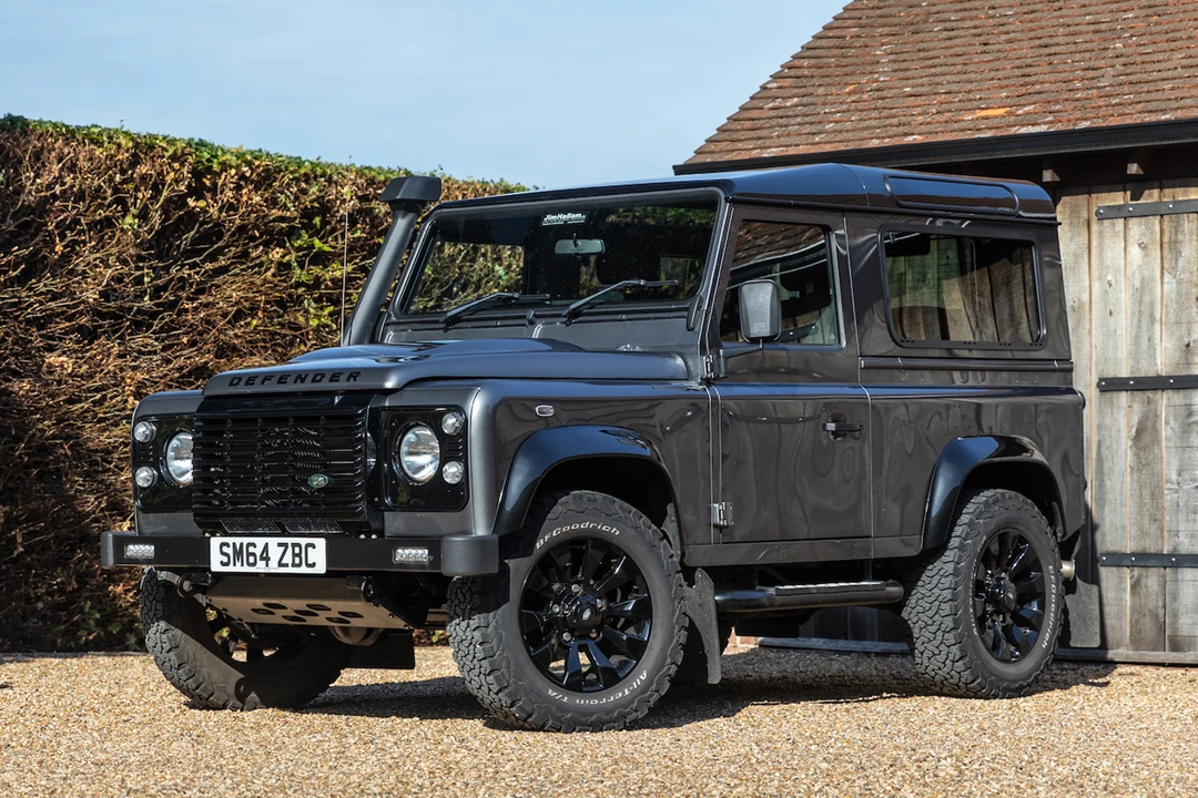 2015 Land Rover Defender 90 - Image 2 of 31