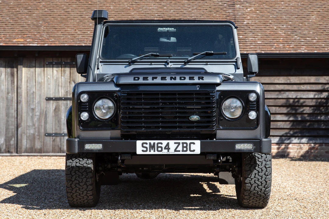 2015 Land Rover Defender 90 - Image 11 of 31