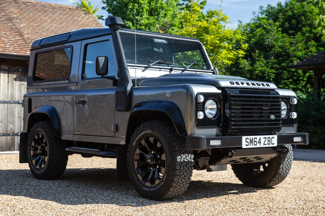 2015 Land Rover Defender 90 - Image 12 of 31