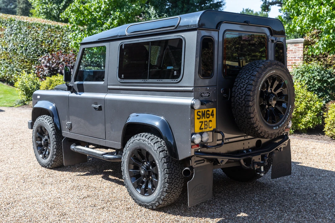 2015 Land Rover Defender 90 - Image 8 of 31