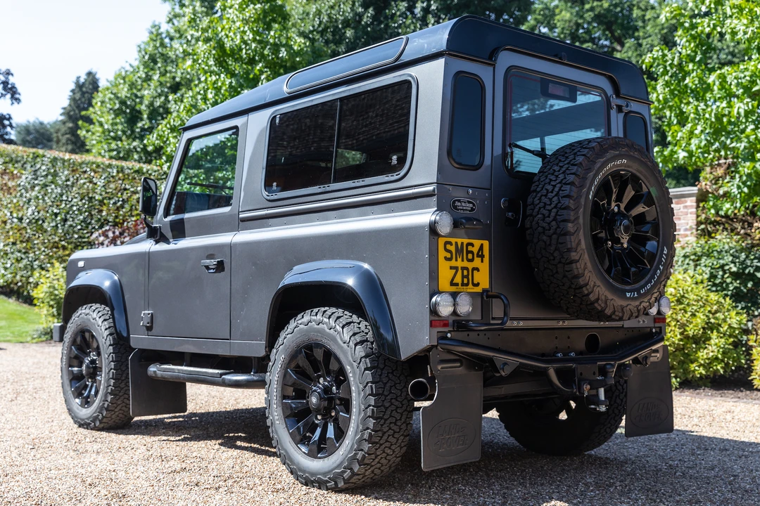 2015 Land Rover Defender 90 - Image 16 of 31