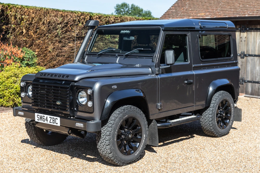 2015 Land Rover Defender 90 - Image 10 of 31