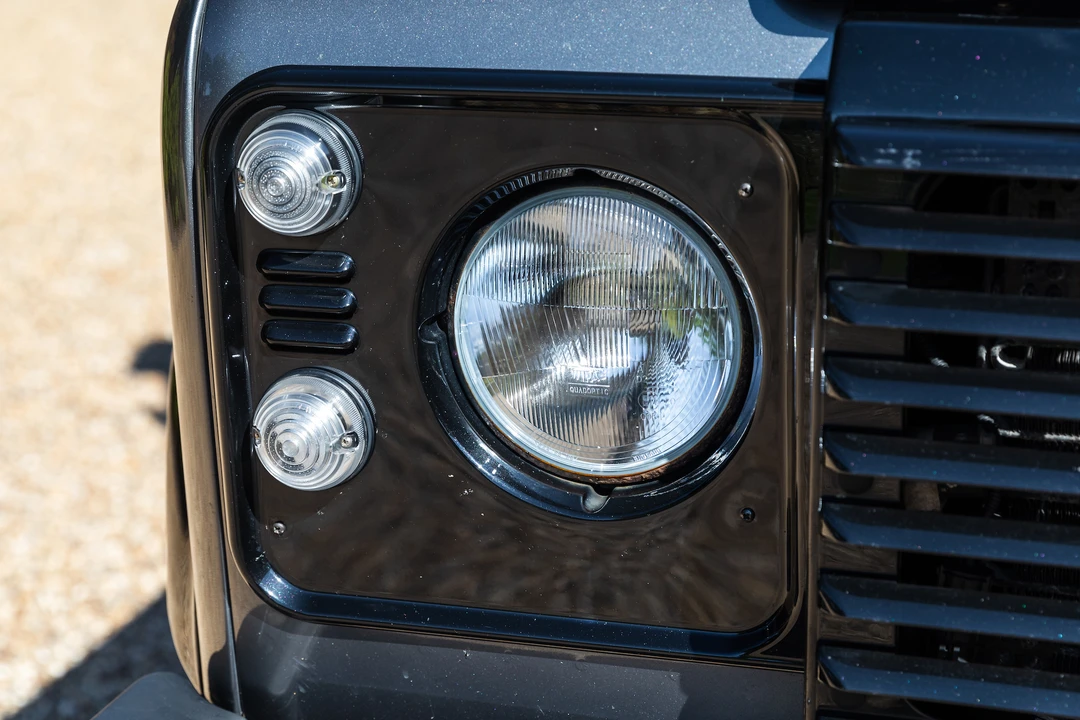2015 Land Rover Defender 90 - Image 23 of 31
