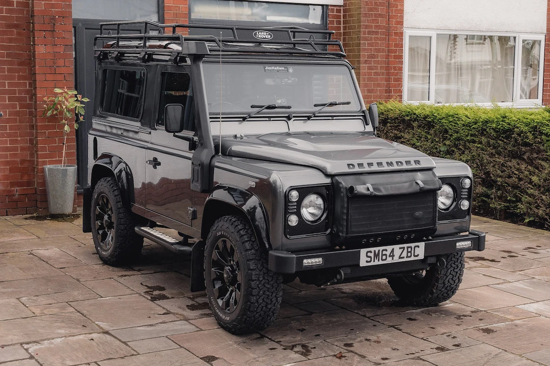2015 Land Rover Defender 90 - Image 2 of 31
