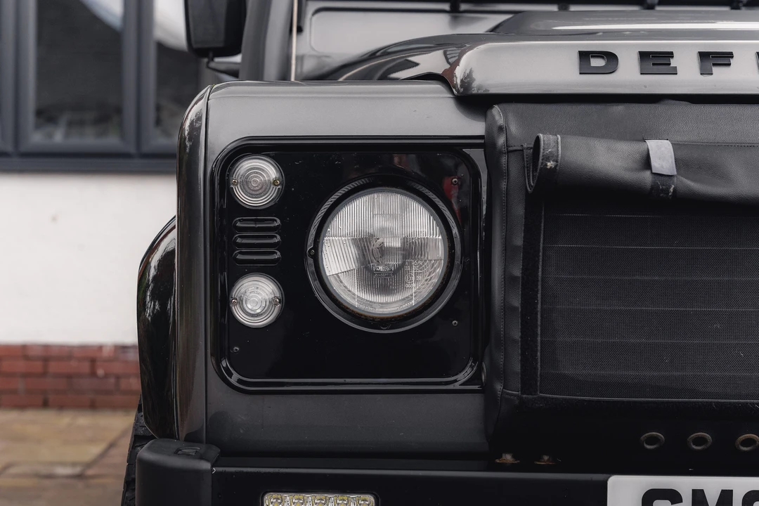 2015 Land Rover Defender 90 - Image 21 of 31